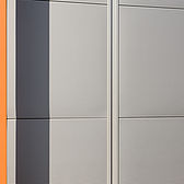 Lisenendetail der Sandwichfassade der Werkstatthalle von Schreiber Stahlbau