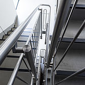 Detail Edelstahlgeländer Parkhausbau in Köln von Schreiber Stahlbau