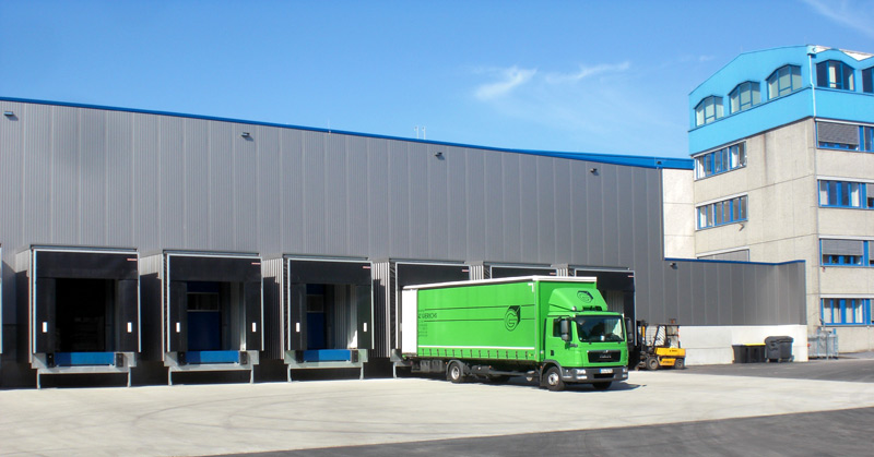 Hörmann Ladebrücken Torsysteme und Abdichtungen am Hallenbau mit Büro in Solingen von Schreiber Stahlbau