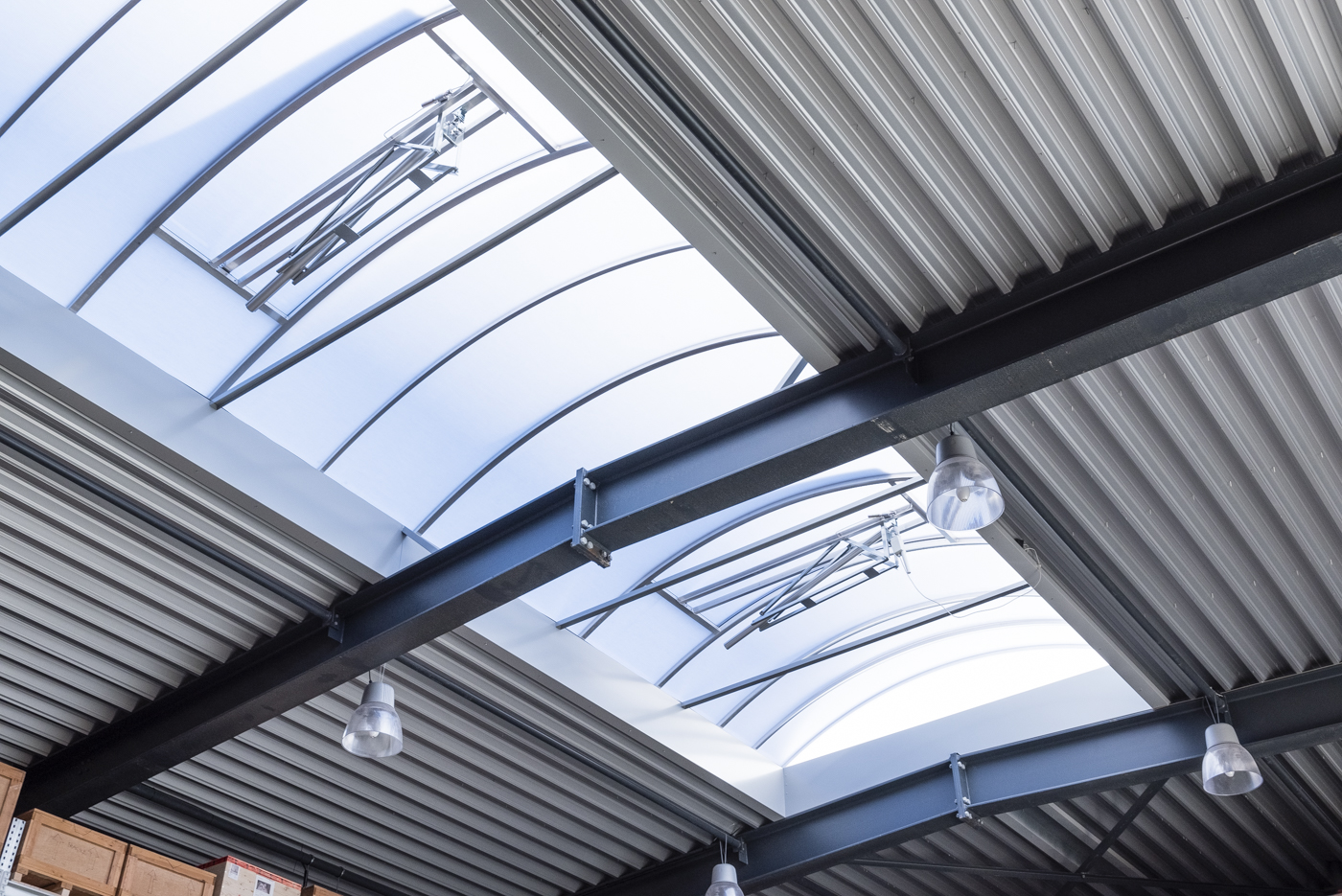 Dachlichtband mit RWA einer Lagerhalle in Wuppertal errichtet von Schreiber Stahlbau